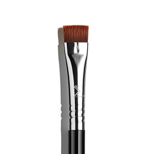 E15 Flat Definer Brush